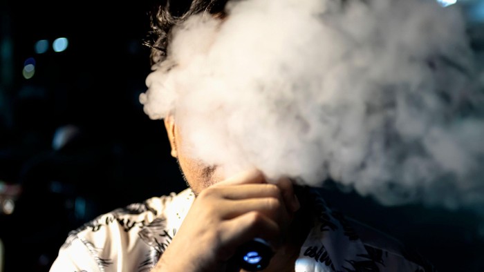 Singapura Lakukan Razia Vape, Hukumannya Dapat Bui-Dicambuk