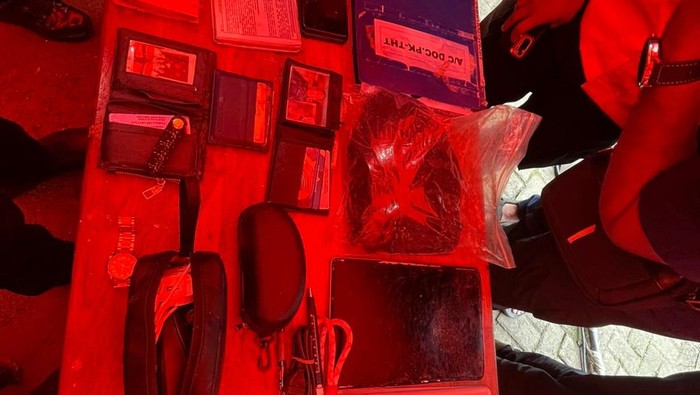 Barang Milik Korban Pesawat ATR 42-500 di Pangkep Ditemukan