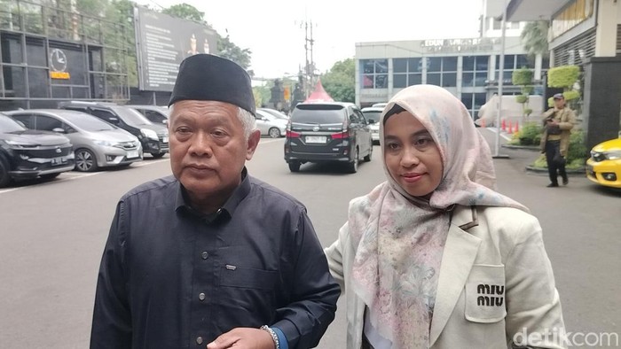 Yai Mim Ditahan Saat Jadi Tersangka Kasus Pornografi di Malang