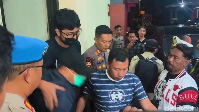 Bupati Pati Sudewo Dibawa Ke Semarang Usai Diperiksa KPK di Polres Kudus