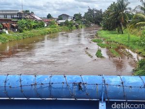 Hujan Deras Sejak Dini Hari, Debit Kali Jangkok Mataram Naik hingga 140 Cm