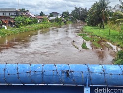 Hujan Deras Sejak Dini Hari, Debit Kali Jangkok Mataram Naik hingga 140 Cm