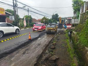 Pemprov Banten Perbaiki 20 Ruas Jalan Rusak di Kabupaten Pandeglang