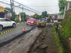 20 Ruas Jalan Rusak di Pandeglang-Cipacung Diperbaiki