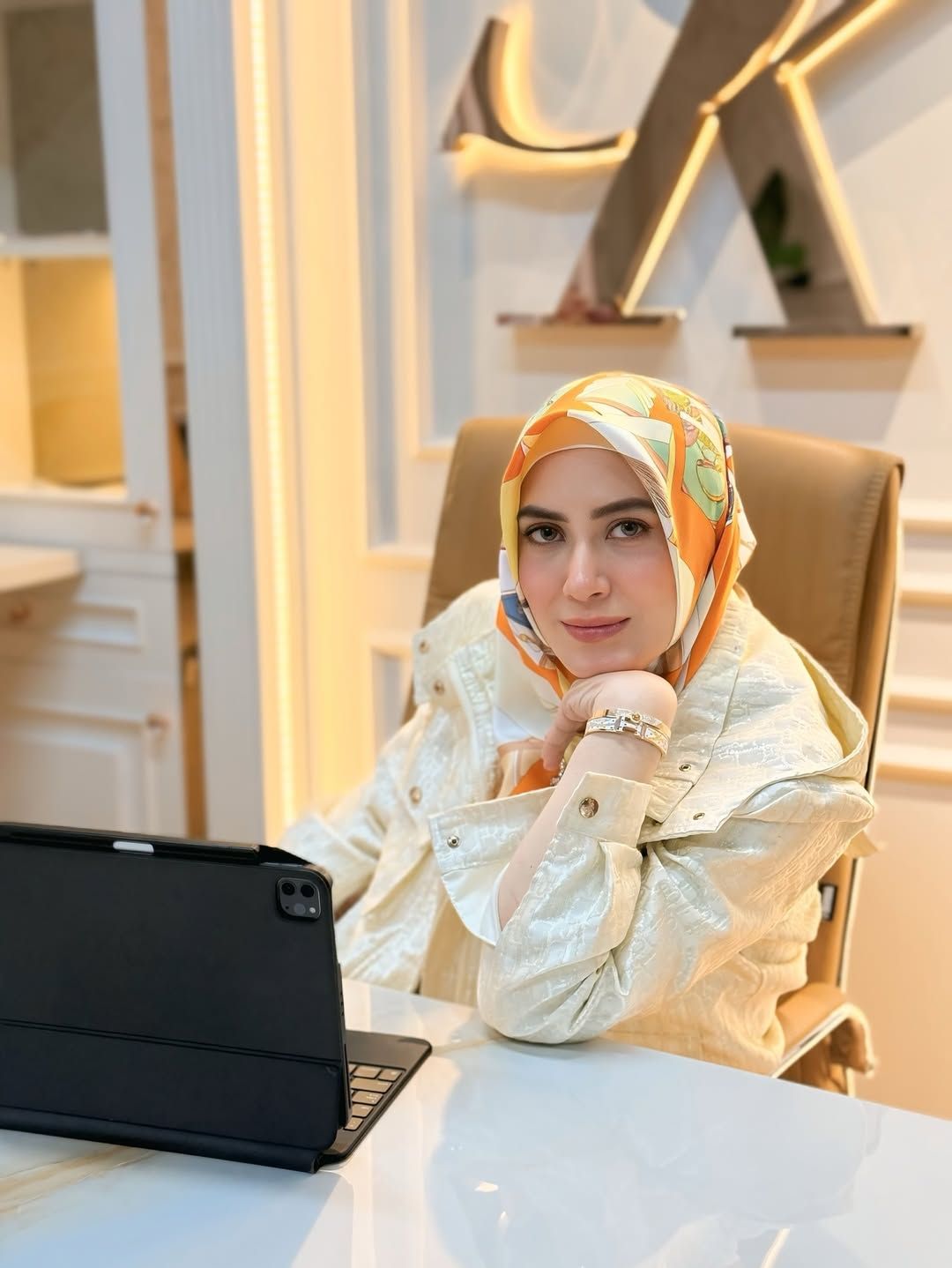 Gaya hijab pengusaha asal Malaysia, Vie Shantie Khan.