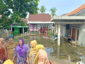 Kemensos Salurkan Logistik untuk Kebutuhan Dasar Korban Banjir di Serang