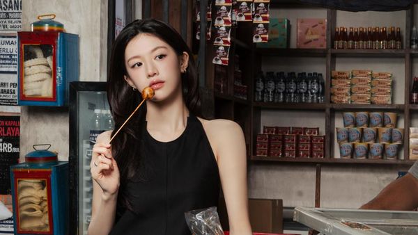 Heboh Kim Seon Ho & Go Youn Jung Melokal, Makan Cilok Hingga Naik Bajaj