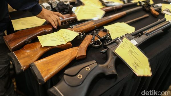 Perakitan Senjata Api Ilegal Terbongkar, Revolver hingga Laras Panjang Disita