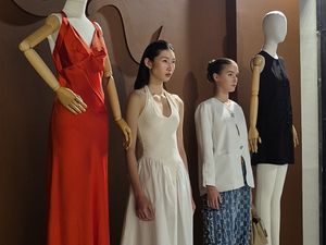 Video: Brand Fashion Lokal Ini Usung Tren Warna Terracotta-Sky Blue di 2026