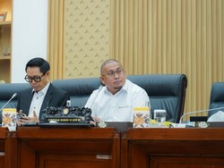 Andre Rosiade Minta Dukungan PLN Percepat Proyek Listri Desa di Dharmasraya