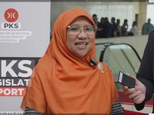 Legislator PKS Soroti Tiket Pesawat Domestik Mahal, Minta Evaluasi Harga