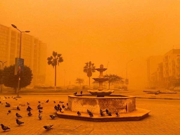 Badai Debu Ubah Langit Benghazi Libya Jadi Oranye