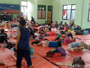 Curah Hujan Masih Tinggi, Pengungsi Banjir Pekalongan Tambah Jadi 2.929 Orang