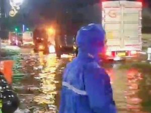Banjir di 5 Kecamatan Situbondo Sempat Bikin Jalur Pantura Macet Total