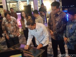 Menbud Fadli Zon Kunjungi Candi Plaosan, Dorong Pemugaran Manfaatkan AI