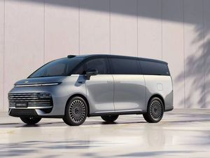 MPV Baru Pesaing Alphard Meluncur, Harga Mulai Rp 657 Jutaan