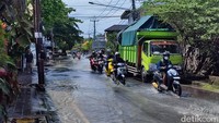 Hujan Deras, Jalan Gunung Salak Denpasar Tergenang Lagi