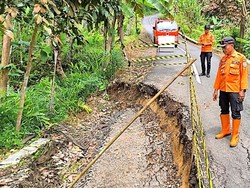 Cuaca Ekstrem Terjang Ciamis: Belasan Rumah Rusak-Jalan Kabupaten Ambles