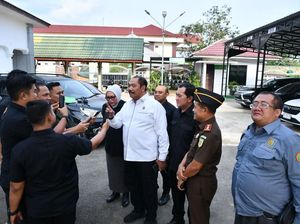 Kasus Guru Cukur Rambut Siswa Dihentikan, Kajati Jambi Harap Tak Terulang Lagi