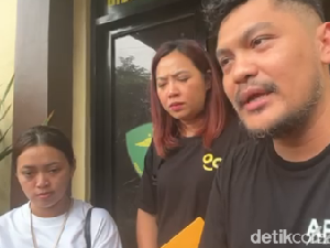 Doa Dalam Duka Keluarga Pramugari Pesawat ATR 42-500 PK-THT