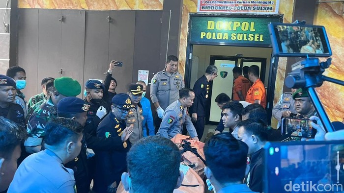 DVI Polda Sulsel Terima 2 Jenazah Korban Kecelakaan ATR 42-500