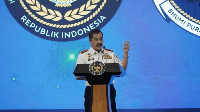 Menteri Imigrasi Serahkan 20.000 Bibit Kelapa ke Pemkot Tangerang