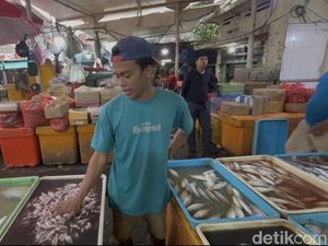Harga Ikan di Surabaya Melonjak Imbas Cuaca Ekstrem