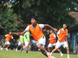 Perkuat Lini Belakang, PSIS Bawa Pulang Rio Saputro