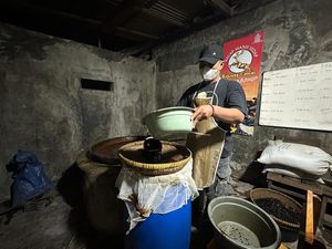 Manis Gurih Kecap Junti, Warisan Tradisional Indramayu