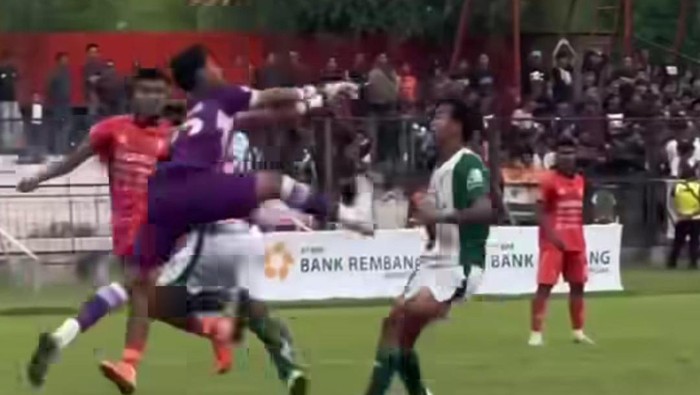 Ada Lagi Tendangan Kungfu di Liga 4, Pemain Persikaba Blora Korbannya