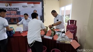 Polisi Bongkar Praktik Gas Oplosan di Palembang dari 3 Kg Disuntik ke 12 Kg