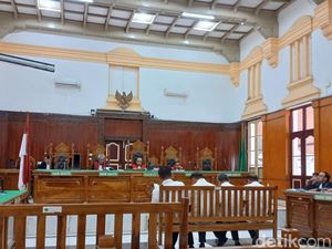 4 Terdakwa Jalani Sidang Perdana Kasus Jual Beli Aset BUMN ke Ciputra Land