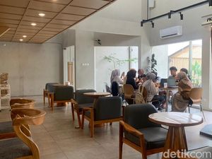 Produktivitas dan Ekspresi di Balik Meja Coffee Shop Ala Gen Z