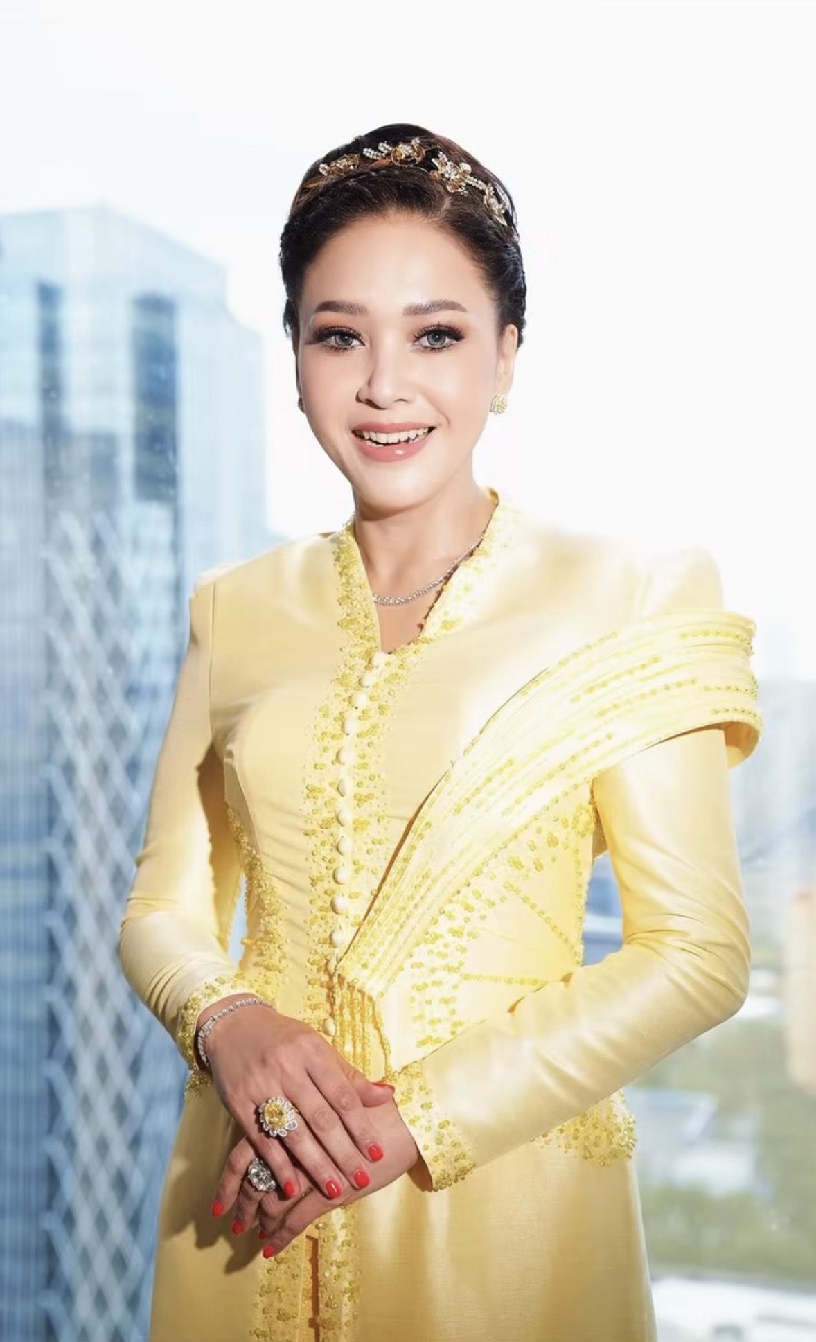 Adu gaya Maia Estianty & Mulan Jameela