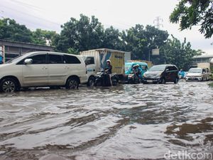 Wilayah Terdampak Banjir Jakarta Bertambah, Kini Jadi 15 RT-20 Ruas Jalan
