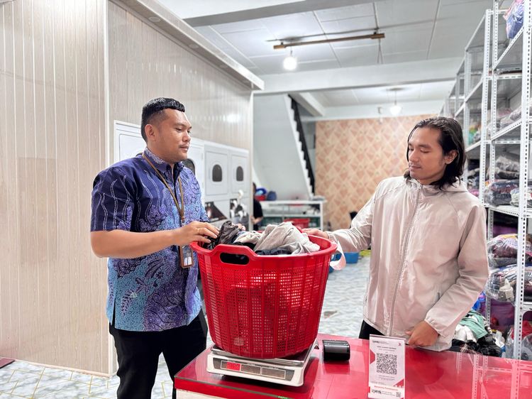 Modal KUR Ubah Penjual Es Buah Tanah Karo Jadi Juragan Laundry Express