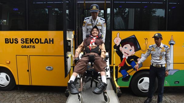 Bus Sekolah Ramah Disabilitas Mulai Beroperasi di Jakarta