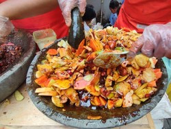 Curhatan Istri Dimarahi Suami Gegara Rujak Mahal Ini Bikin Netizen Emosi!