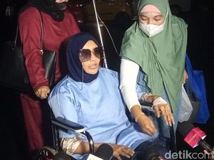 Doktif Pakai Kursi Roda Penuhi Panggilan Polisi Terkait Laporan Richard Lee