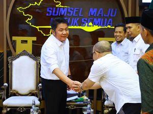 Herman Deru Minta KDEKS Turun Lapangan Kenalkan Ekonomi Syariah