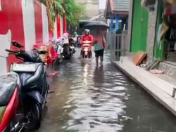 Duri Kepa Jakbar Banjir Usai Hujan Deras, Warga Harap Revitalisasi Drainase