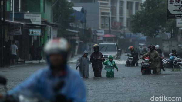Hujan Tak Henti, Perumnas 3 Bekasi Dikepung Banjir
