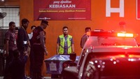 Jenazah Pramugari Korban Kecelakaan ATR 42-500 Tiba di Bandara Soetta