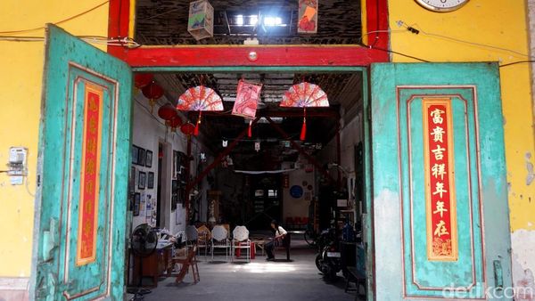 Seni Jadi Benteng Pertahanan Kampung Tambak Bayan