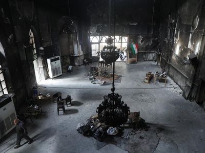 Kerusuhan di Iran Berujung Pembakaran Masjid