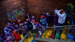 Lansia Bandung Ikuti Simulasi Gempa untuk Tingkatkan Kesiapsiagaan