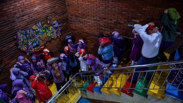 Lansia Bandung Ikuti Simulasi Gempa untuk Tingkatkan Kesiapsiagaan