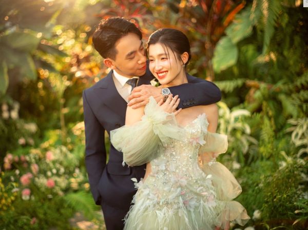 7 Foto Pernikahan Romantis Ratu Kecantikan dengan Anak Orang Terkaya Vietnam