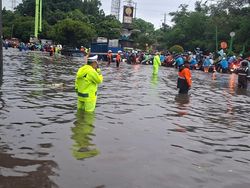 Hujan Ekstrem di Jakarta Masih Berpotensi Hari Ini, 112 Pompa Dikerahkan