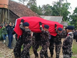 Momen Haru Terakhir Deden Korban Pesawat ATR 42-500 asal Garut